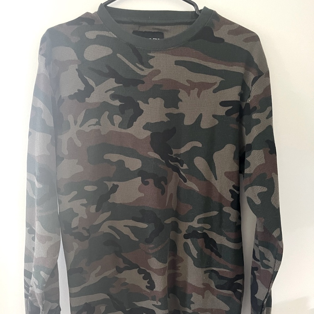 Mens Large Skazi Cammo long sleeve
